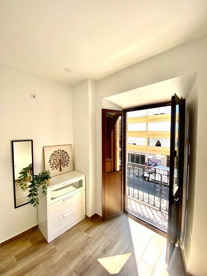 Triana Riverside Guesthouse Севилья Экстерьер фото