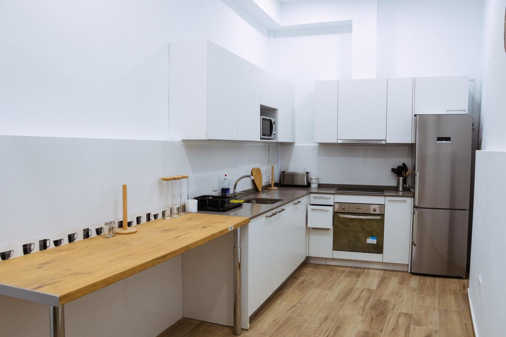 Triana Riverside Guesthouse Севилья Экстерьер фото