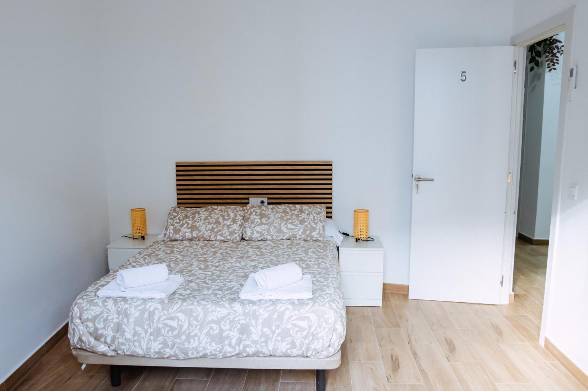 Triana Riverside Guesthouse Севилья Экстерьер фото