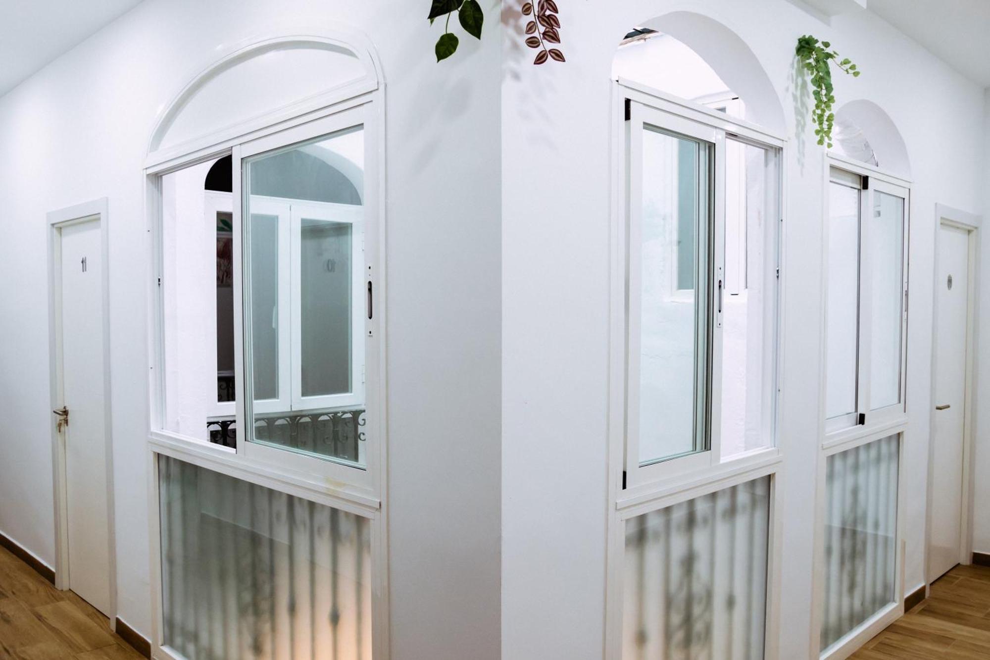Triana Riverside Guesthouse Севилья Экстерьер фото