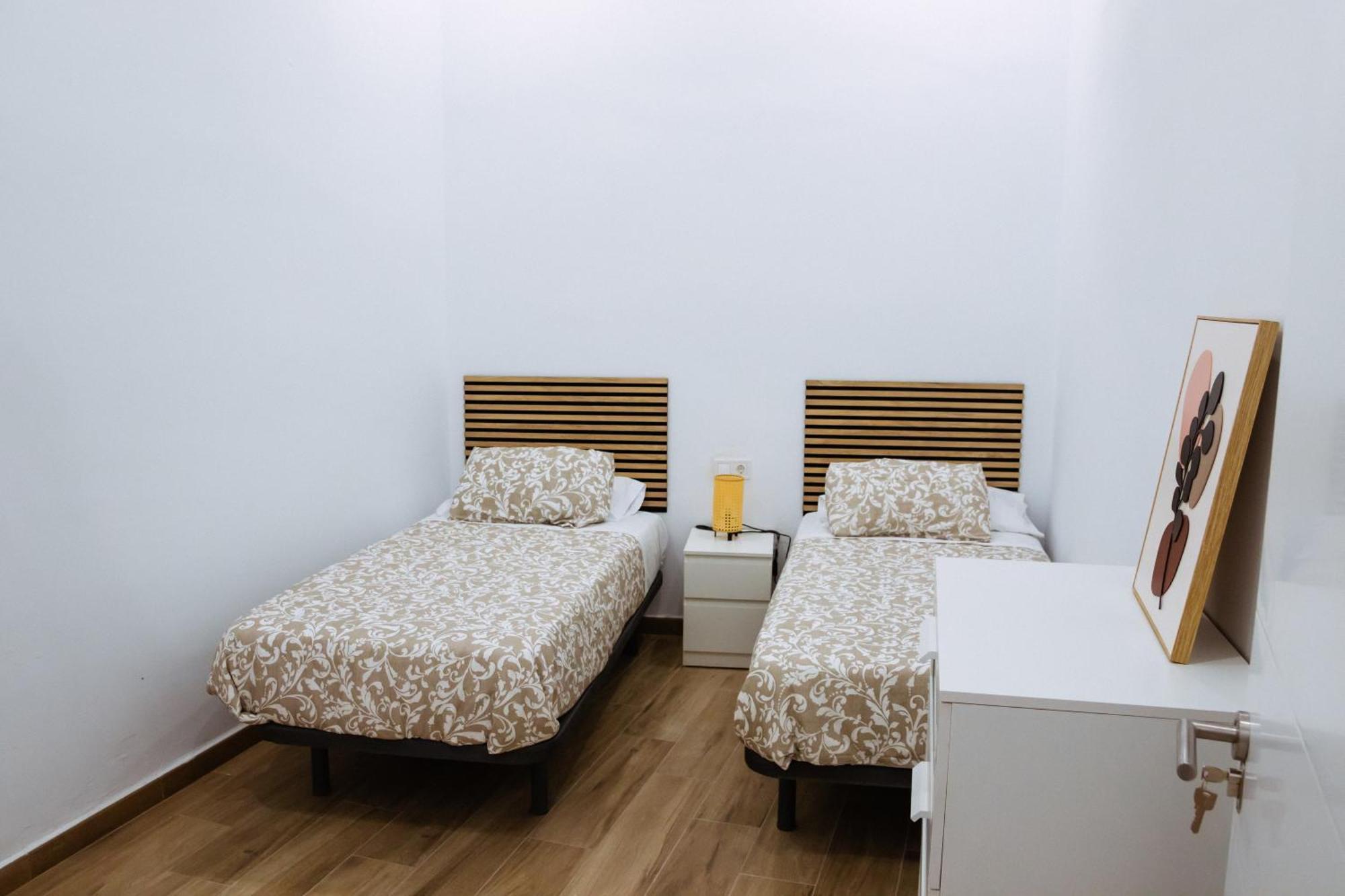 Triana Riverside Guesthouse Севилья Экстерьер фото