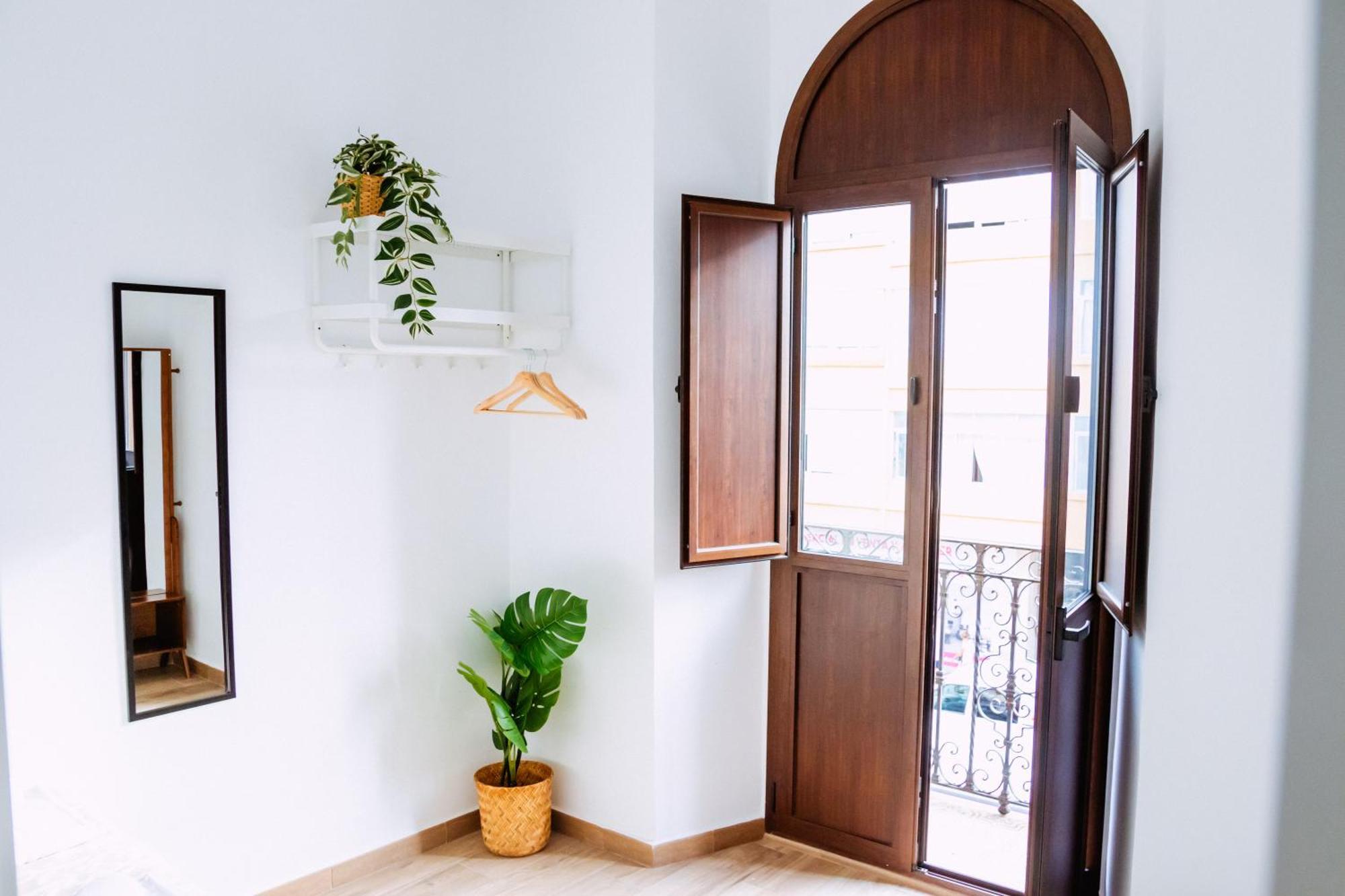 Triana Riverside Guesthouse Севилья Экстерьер фото