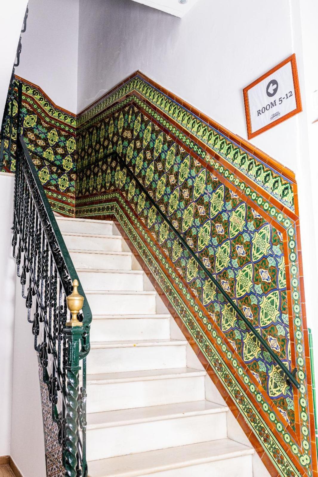 Triana Riverside Guesthouse Севилья Экстерьер фото